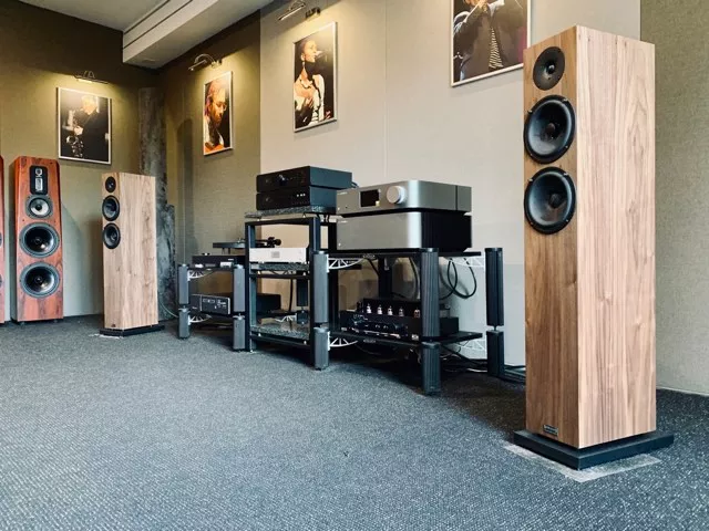 Prezentacje zestawów stereo - Atoll z Audio Physic