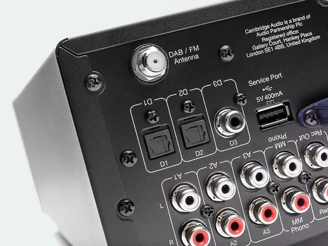 Najnowszy amplituner Cambridge Audio AXR100D w Q21!