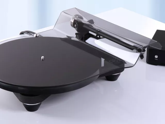 Prezentacja i recenzje Rega Planar 8