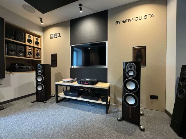 Monitor Audio Platinum 300 do odsłuchu w salonie Q21