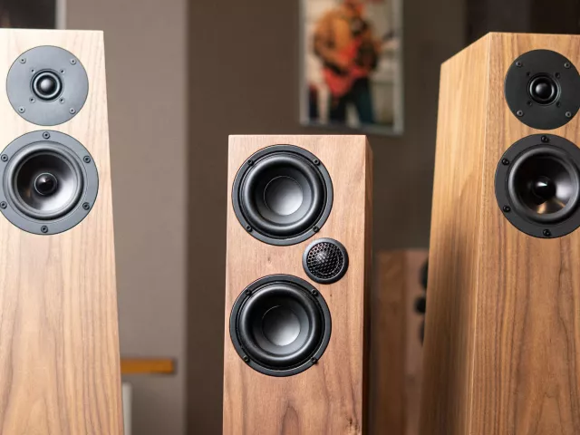 Ophidian — brytyjskie kolumny, których nie sposób zignorować