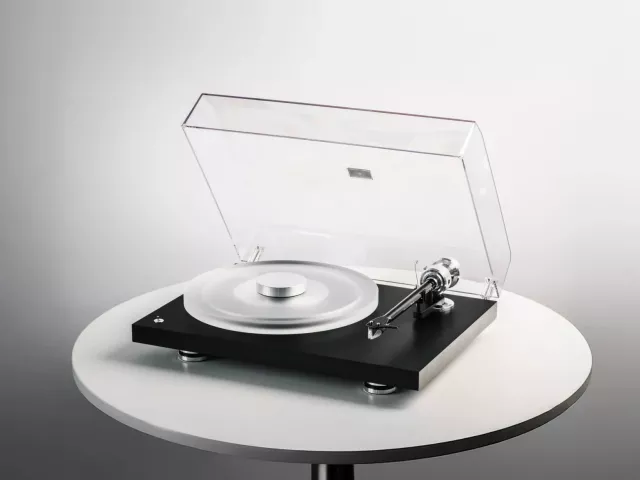 Pro-Ject prezentuje Debut Reference 10!