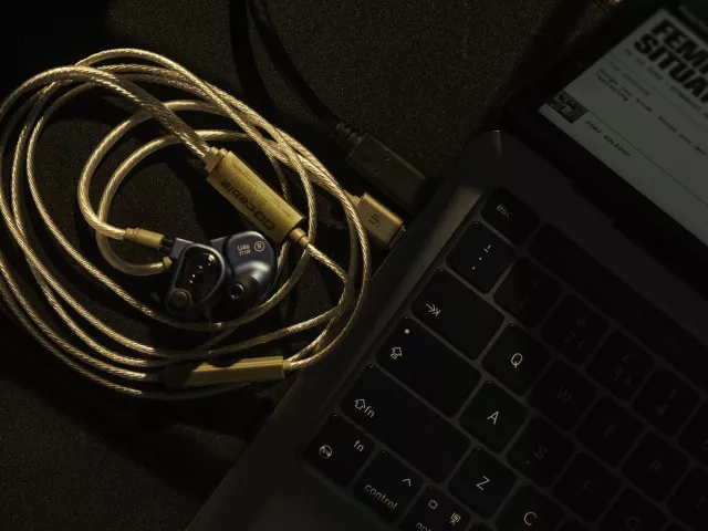 iFi Audio z wyjątkową nowością! GO Cable - DAC i wzmacniacz słuchawkowy w przewodzie